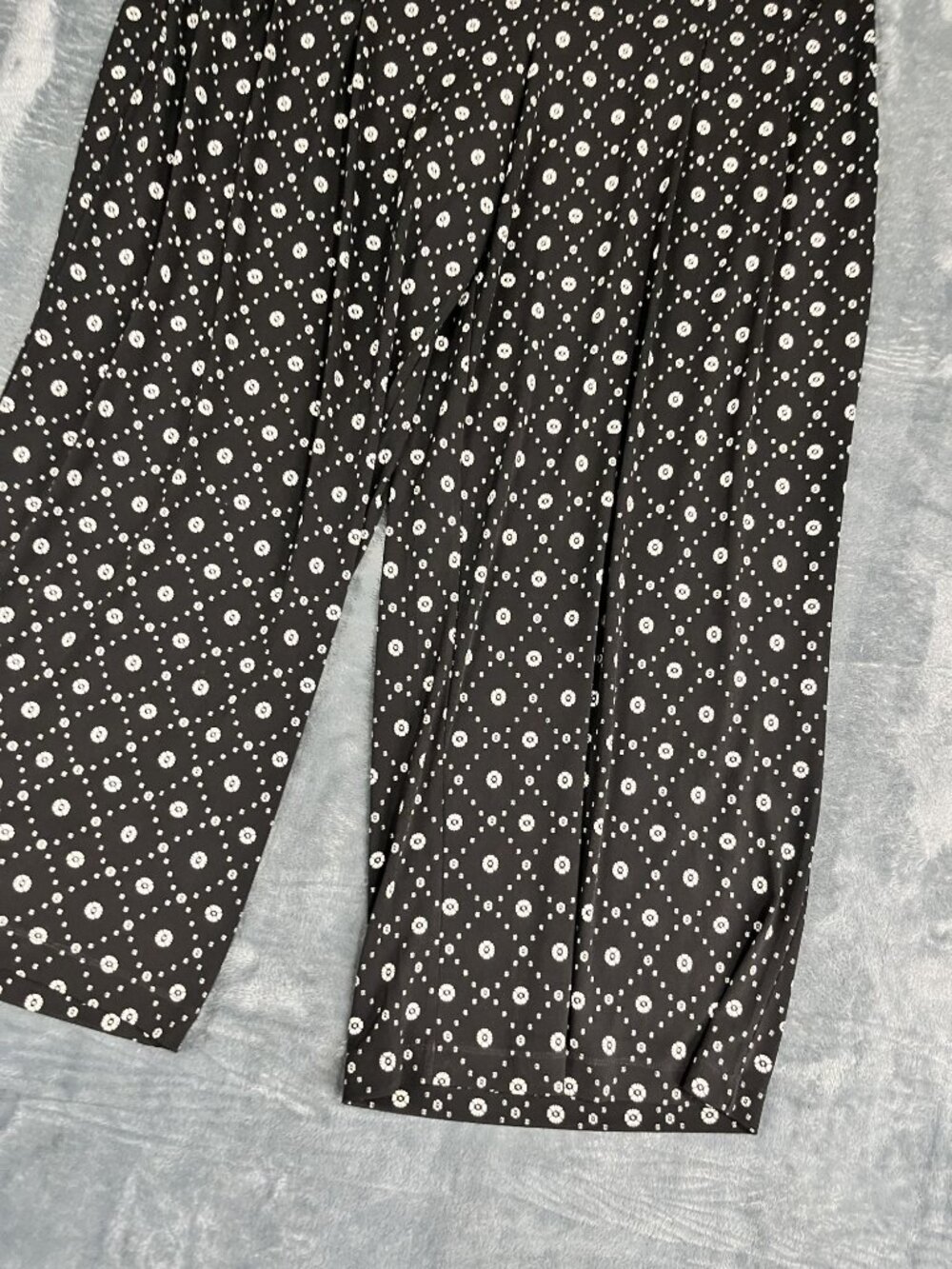 Lane Bryant Black & White Wide-Leg Pants Size 18/20 Floral Print - Picture 2 of 10